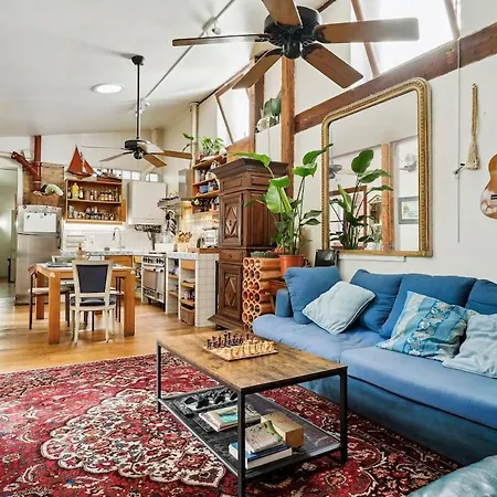 Unique Garden House - Heart Of Apartment
